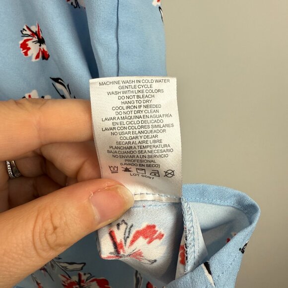 Women's Floral Hilary Radley Short-Sleeve Blouse, Size M - Picture 6 of 6